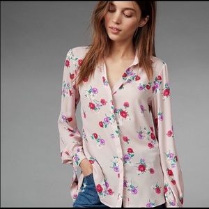 Express Women’s Button-down•Delicate floral blouse w/Long puff sleeves•Size XS🌸